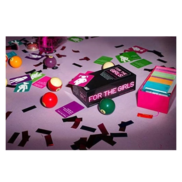 For The Girls -The Ultimate Girls Night Party Game - Picture 6 of 7